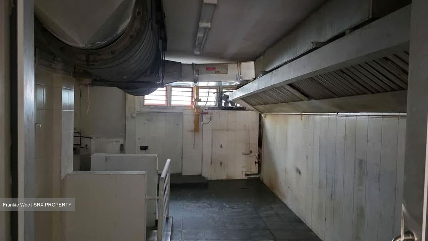 Upper Dickson Road (D8), Retail #562063371